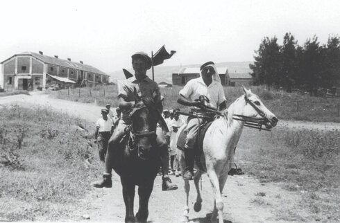 1 במאי 1939 בקיבוץ איילת השחר. תהלוכה חגיגית