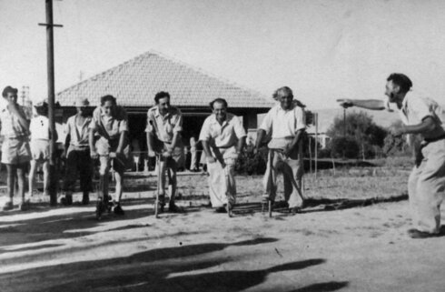 תחרות קורקינטים בשדה אליהו 1950